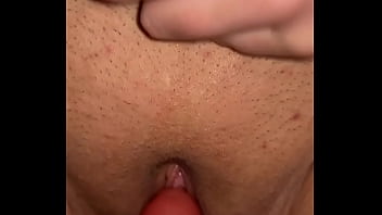 Pov – frotando mi clítoris con el dildo
