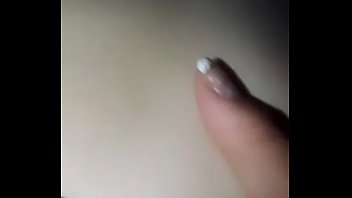 Se mete los dedos a todo