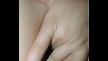 Se mete los dedos a todo