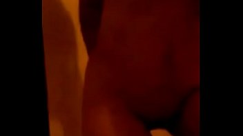 Se graba masturbandose