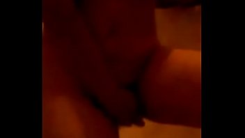 Se graba masturbandose