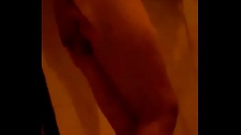 Se graba masturbandose