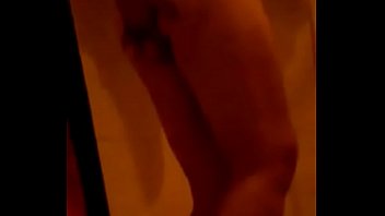 Se graba masturbandose