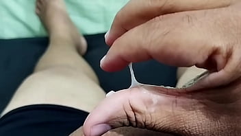 Mais um dia excitado com minha namorada se masturbando me fazendo gozar