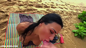 Secret moment on the stranger peeks and gets his chance