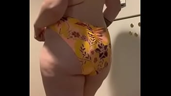 Bunny bear shows off bikini for the beach