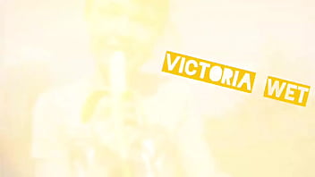 Liking banana #foodfetish #bananagirl #girl banana #eating banana #horny #licking #fans #clips