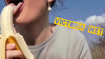 Liking banana #foodfetish #bananagirl #girl banana #eating banana #horny #licking #fans #clips