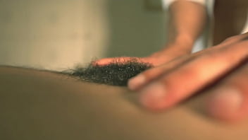 Los pelos son un símbolo primitivo asi que si eres fetichista este video es para ti