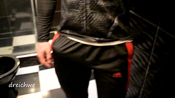 Chico Malo Le Baja Los Pantalones A Hetero thumbnail