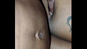 Peguei ela deitada e comi ela gostoso