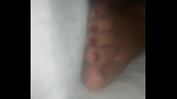 S gf feet 2