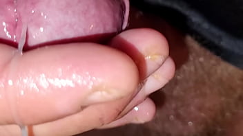 Assolo masturbazione doppia sborrata primo orgasmo interrotto con gran sega e secondo orgasmo con un enorme carico di sperma e un cazzo da succhiare sullo sgabello Assolo masturbazione doppia sborrata primo orgasmo interrotto con gran sega e secondo orgasmo con un enorme carico di sperma e un cazzo da succhiare sullo sgabello