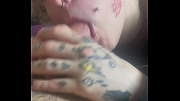 Ac1dslut gives amazing head