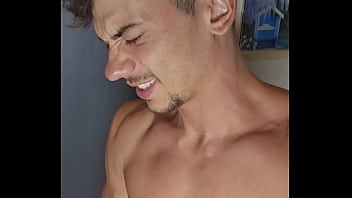 There is a friend on my sofa and i masturbate while seeing her