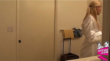 Girls Having Fun 1022 thumbnail