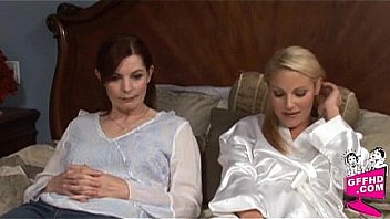 Girls Having Fun 1022 thumbnail