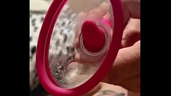 Test d'un nouveau sextoy très rigolo tu veux la suite abonne toi