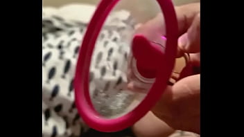 Test d'un nouveau sextoy très rigolo tu veux la suite abonne toi