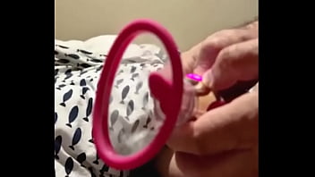 Test d'un nouveau sextoy très rigolo tu veux la suite abonne toi