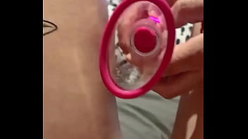 Test d'un nouveau sextoy très rigolo tu veux la suite abonne toi