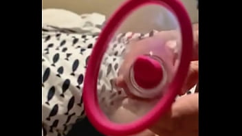 Test d'un nouveau sextoy très rigolo tu veux la suite abonne toi