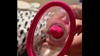 Test d'un nouveau sextoy très rigolo tu veux la suite abonne toi