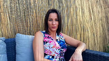 Kyara jolie milf gourmande de sexe