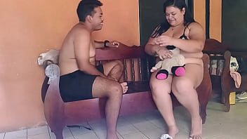 Me gusta tener el guevo de mi hijastro y su padrastro dentro me encanta que los dos me cogan como toda una puta