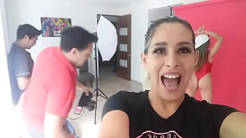 Aquí trabajando andamos con sofia joseph debut en mundoxoficialphotos gustavomorreyra