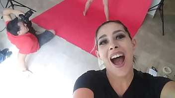 Aquí trabajando andamos con sofia joseph debut en mundoxoficialphotos gustavomorreyra