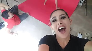 Aquí trabajando andamos con sofia joseph debut en mundoxoficialphotos gustavomorreyra