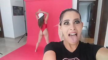 Aquí trabajando andamos con sofia joseph debut en mundoxoficialphotos gustavomorreyra