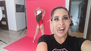 Aquí trabajando andamos con sofia joseph debut en mundoxoficialphotos gustavomorreyra