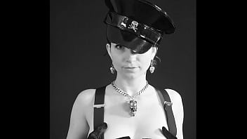 Allez petit cadeau pour mon anniversaire bisous