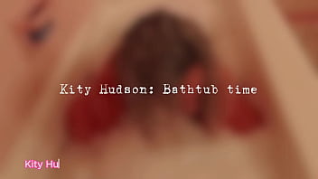 Kity hudson bath tub time