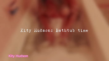 Kity hudson bath tub time