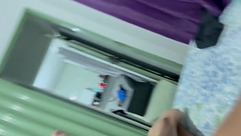 Bota bem fundo no meu zinho enfia com muita força arromba meu cu