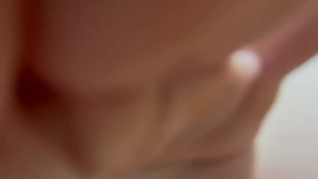 Bota bem fundo no meu zinho enfia com muita força arromba meu cu