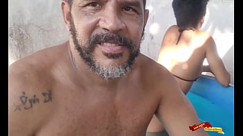 Fudendo o cuzinho da novinha gostosa na banheira