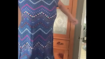 Mom loves showing her nice tits