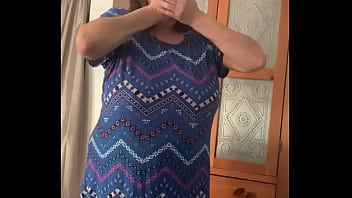 Mom loves showing her nice tits