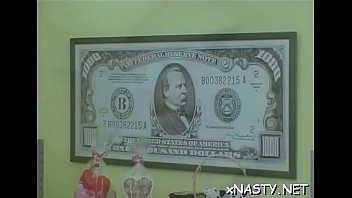 Wonderful floozy nikkivee bounces on hard pipe