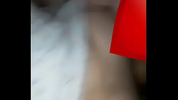 Ela Ama Mostrar Os Seios Antes De Dormir thumbnail