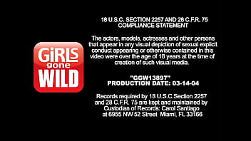 Beach babe finger her pussy