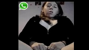 Who is she como se llama