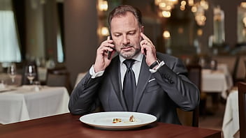 O dia em que ele descobriu seu lado cuckold após flagrá la com outro