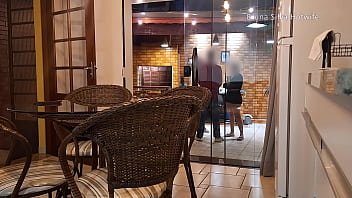 Mulher casada se arruma para receber o negão em casa bruna silva hotwife