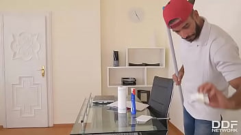 Massive tits jizzed handyman fucks busty brit's big boobs