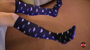 Her feet get me hard